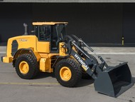 Колёсный погрузчик Hyundai HL940